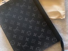 -聚云奢二手奢侈品黄金手表包包回收·中古店(三里屯总店)