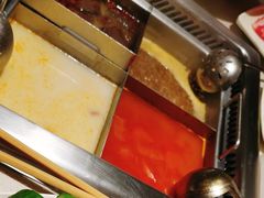 四拼锅-海底捞火锅鲜切牛肉主题店(长寿路店)