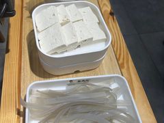 -鲁员外地锅鸡地锅鱼(古墩路店)