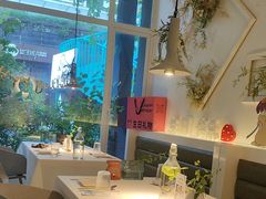 -春树下·树屋花房西餐厅(罍街AS1980店)