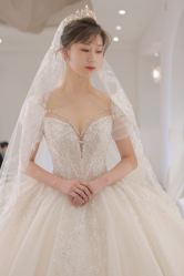 -艾米丽婚纱礼服