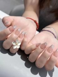 -瞧·享轻奢美甲美睫