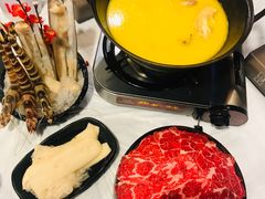 -鲜入围煮花胶鸡海鲜火锅