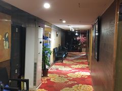 -东方亮足道(中国红街店)