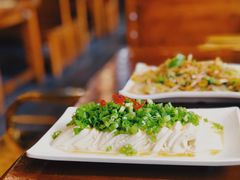 小葱拌豆腐-大明铜锅·烤涮坊·烧烤(新开路店)