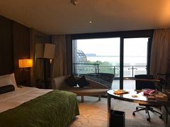 -上海滴水湖皇冠假日酒店