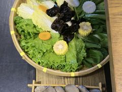 -尚尚仙·酸汤猪手·猪肚鸡火锅(华联万柳购物中心店)