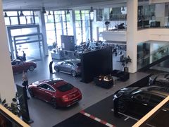 -上海星瀚奔驰4S店(红柳路店)