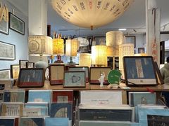 -邊城書店