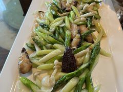 羊肚菌炒青笋-那家小馆•北京菜•烤鸭(香山店)