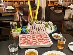 -鲜入唯煮·港式海鲜牛肉火锅(金宝街店)