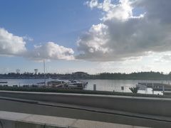 -上海滴水湖皇冠假日酒店