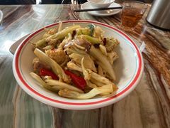 土猪肉炒花菜-椿记烧鹅(叠彩店)