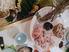 -洪氏嗨捞·猪肚鸡火锅(阳光天地店)