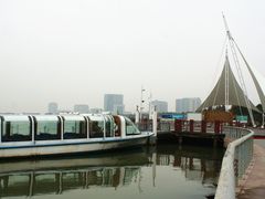 -上海滴水湖皇冠假日酒店