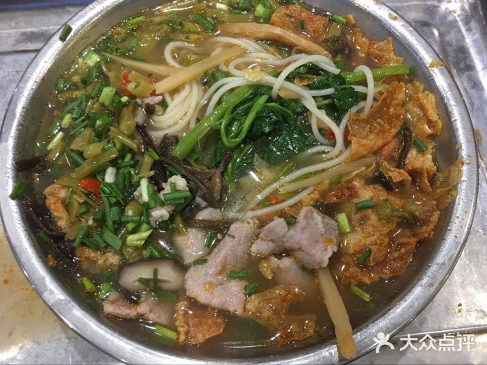西环肥仔螺蛳粉(总店)三鲜螺蛳粉图片