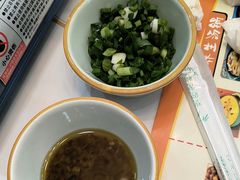-休记光头香辣蟹干锅(绵竹店)