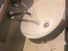 -卡罗酒店(东门晒布地铁站店)