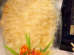 象拔蚌-鲜入围煮花胶鸡海鲜火锅