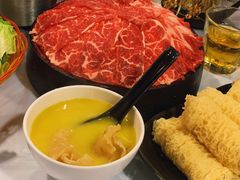 -鲜入围煮花胶鸡海鲜火锅