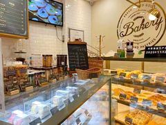 面包甜点陈列柜-BONBON BAKERY