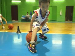 -健龙森俱乐部·游泳·健身·羽毛球综合体育馆