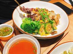 -POKEE VIA&Brunch·维娅(重庆来福士店)
