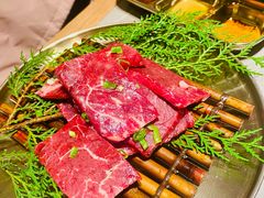 极品浇汁肥牛肋条-草家酱蟹炭火烤肉店(珲春南路一店)