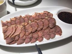 一品酱香肘-北院·果木烤鸭·25年东北菜(创意产业园店)