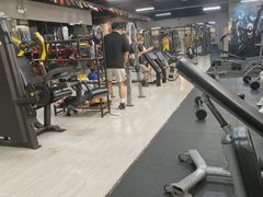 -星动力健身俱乐部(新塘店)