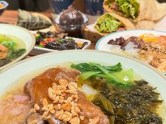 -八月美食小馆(银泰城总店)