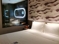 -深圳龙华大浪商业中心亚朵X酒店