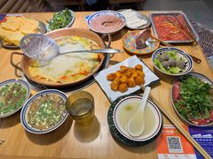 -洱火云南酸菜牛肉火锅(石景山当代商城店)