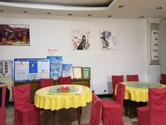 大堂-华龙特色大骨鸡农家菜馆