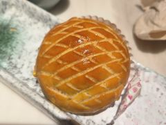酥皮水牛奶菠萝包-陶陶居酒家(新天地店)