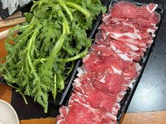 -果松木炭酸菜铜火锅·外婆参鸡汤