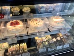 -红宝石·鲜奶小方·海派西点房(南丹店)
