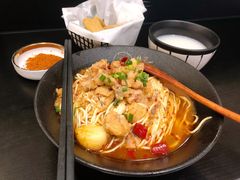 香辣牛蛙面-贡梅老面馆·蟹粉面·无锡特色小吃(南长街主推店)