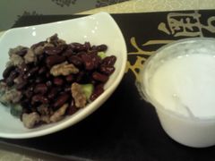 红豆核桃仁&手工酸奶（2）-巴扎美食·新疆菜·西域歌舞表演餐厅(新疆大厦店)