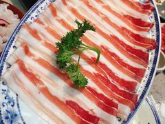 黑猪三线肉-鸿姐老火锅·传统炒料(上海旗舰店)