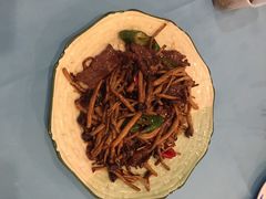 茶树菇炒牛肉-粤湘情(珠海海泉湾店)