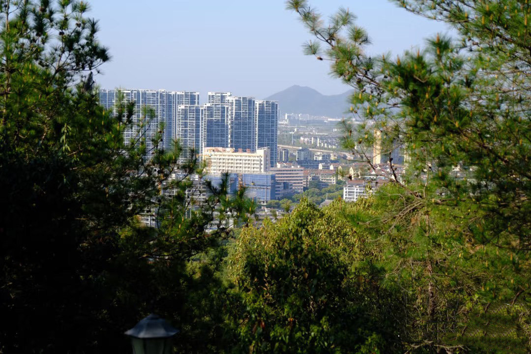 春日登高,一览众山小