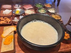 -银米·云南传统过桥米线(双廊黑金冠店)