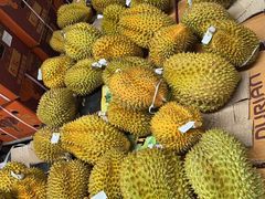 -上海龙吴水胜海发市场