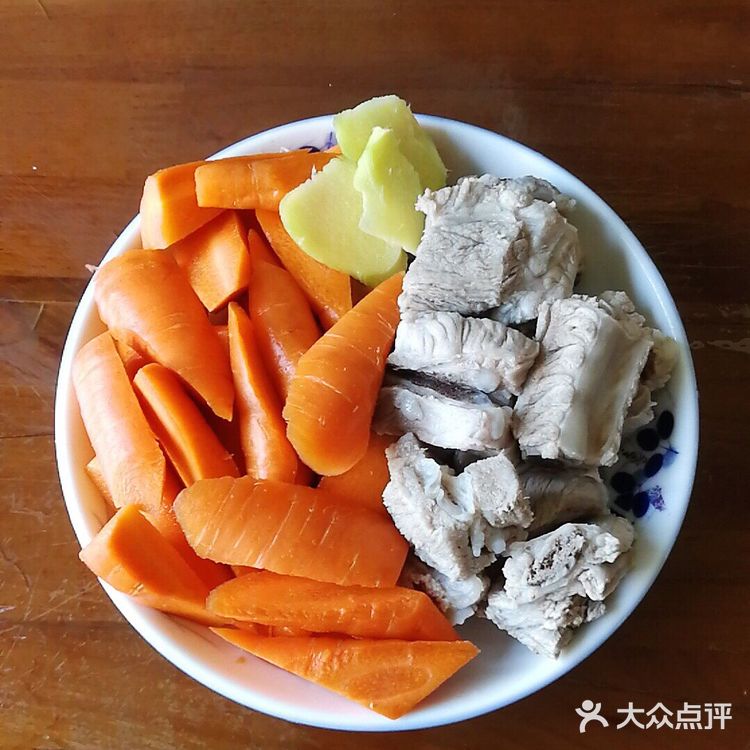 好吃的胡萝卜红烧排骨，胡萝卜入口即化哦