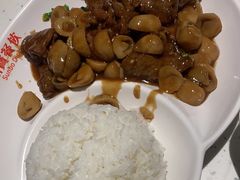 蚝油鲜菇牛肉饭-添饭茶餐厅(天悦龙庭店)