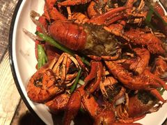 -虾弄弄海派小龙虾·牛羊蝎子火锅