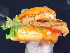 秘制照烧鸡腿堡-龙治汉堡(中华城店)