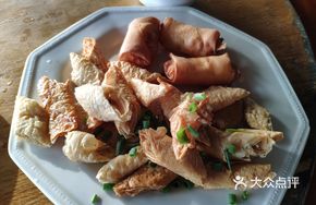 Private Spring Rolls with Plum Meat Platter