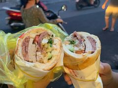-Bánh Mì Huynh Hoa